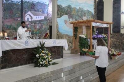 Com a participaÃ§Ã£o da secretaria de SaÃºde em alusÃ£o ao outubro rosa aconteceu o 7Âº dia da Novena da Padroeira em Laranjeiras do Sul