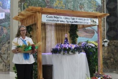 Com a participaÃ§Ã£o da secretaria de SaÃºde em alusÃ£o ao outubro rosa aconteceu o 7Âº dia da Novena da Padroeira em Laranjeiras do Sul