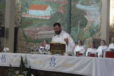 Com a participaÃ§Ã£o da secretaria de SaÃºde em alusÃ£o ao outubro rosa aconteceu o 7Âº dia da Novena da Padroeira em Laranjeiras do Sul
