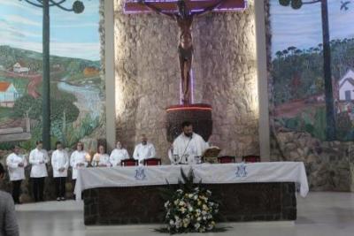 Com a participaÃ§Ã£o da secretaria de SaÃºde em alusÃ£o ao outubro rosa aconteceu o 7Âº dia da Novena da Padroeira em Laranjeiras do Sul