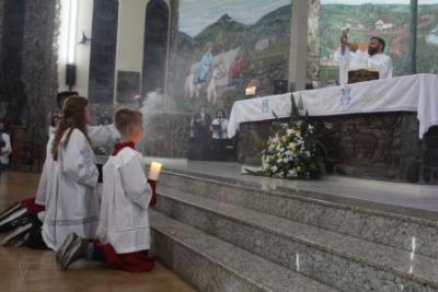 Com a participaÃ§Ã£o da secretaria de SaÃºde em alusÃ£o ao outubro rosa aconteceu o 7Âº dia da Novena da Padroeira em Laranjeiras do Sul
