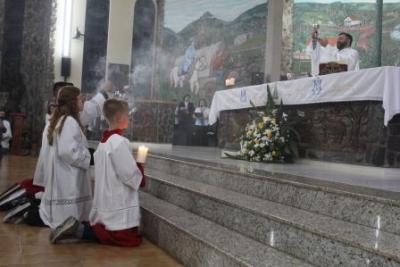 Com a participaÃ§Ã£o da secretaria de SaÃºde em alusÃ£o ao outubro rosa aconteceu o 7Âº dia da Novena da Padroeira em Laranjeiras do Sul
