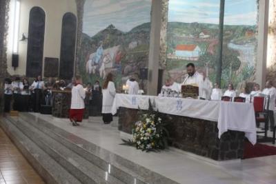 Com a participaÃ§Ã£o da secretaria de SaÃºde em alusÃ£o ao outubro rosa aconteceu o 7Âº dia da Novena da Padroeira em Laranjeiras do Sul