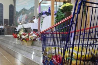 Com a participaÃ§Ã£o da secretaria de SaÃºde em alusÃ£o ao outubro rosa aconteceu o 7Âº dia da Novena da Padroeira em Laranjeiras do Sul