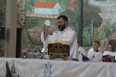 Com a participaÃ§Ã£o da secretaria de SaÃºde em alusÃ£o ao outubro rosa aconteceu o 7Âº dia da Novena da Padroeira em Laranjeiras do Sul