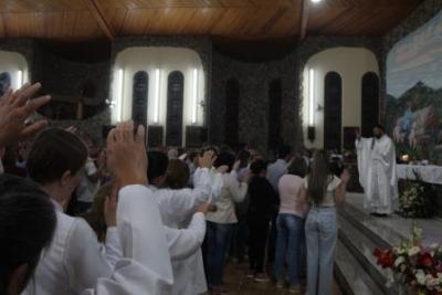 Com a participaÃ§Ã£o da secretaria de SaÃºde em alusÃ£o ao outubro rosa aconteceu o 7Âº dia da Novena da Padroeira em Laranjeiras do Sul