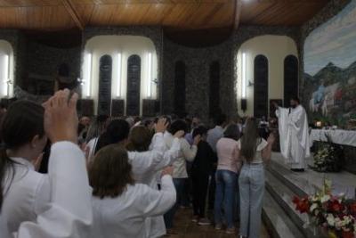 Com a participaÃ§Ã£o da secretaria de SaÃºde em alusÃ£o ao outubro rosa aconteceu o 7Âº dia da Novena da Padroeira em Laranjeiras do Sul