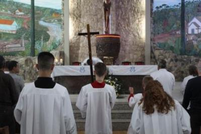 Com a participaÃ§Ã£o da secretaria de SaÃºde em alusÃ£o ao outubro rosa aconteceu o 7Âº dia da Novena da Padroeira em Laranjeiras do Sul