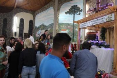 Com a participaÃ§Ã£o da secretaria de SaÃºde em alusÃ£o ao outubro rosa aconteceu o 7Âº dia da Novena da Padroeira em Laranjeiras do Sul