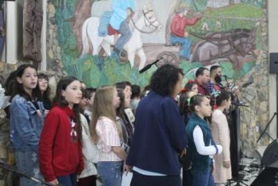 PenÃºltimo dia da Novena da padroeira, em Laranjeiras do Sul, foi marcada pela emoÃ§Ã£o dos devotos