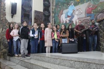 PenÃºltimo dia da Novena da padroeira, em Laranjeiras do Sul, foi marcada pela emoÃ§Ã£o dos devotos