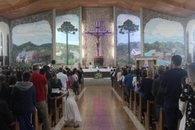 PenÃºltimo dia da Novena da padroeira, em Laranjeiras do Sul, foi marcada pela emoÃ§Ã£o dos devotos