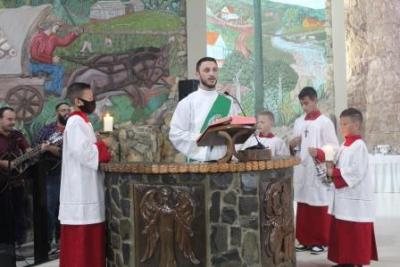 PenÃºltimo dia da Novena da padroeira, em Laranjeiras do Sul, foi marcada pela emoÃ§Ã£o dos devotos