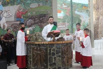 PenÃºltimo dia da Novena da padroeira, em Laranjeiras do Sul, foi marcada pela emoÃ§Ã£o dos devotos