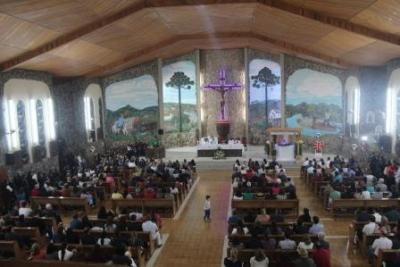 PenÃºltimo dia da Novena da padroeira, em Laranjeiras do Sul, foi marcada pela emoÃ§Ã£o dos devotos