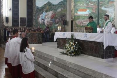 PenÃºltimo dia da Novena da padroeira, em Laranjeiras do Sul, foi marcada pela emoÃ§Ã£o dos devotos