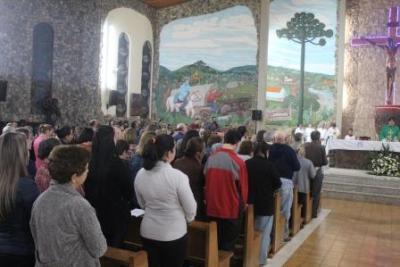PenÃºltimo dia da Novena da padroeira, em Laranjeiras do Sul, foi marcada pela emoÃ§Ã£o dos devotos