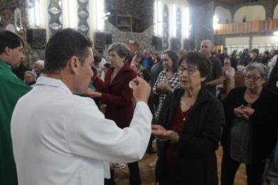 PenÃºltimo dia da Novena da padroeira, em Laranjeiras do Sul, foi marcada pela emoÃ§Ã£o dos devotos
