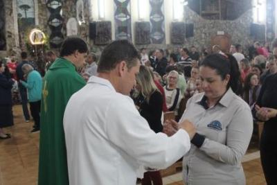 PenÃºltimo dia da Novena da padroeira, em Laranjeiras do Sul, foi marcada pela emoÃ§Ã£o dos devotos