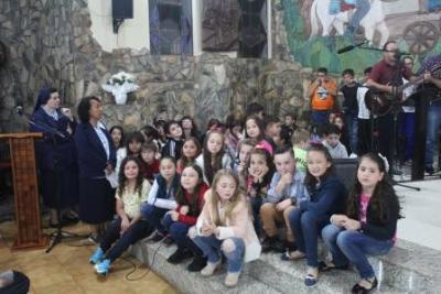 PenÃºltimo dia da Novena da padroeira, em Laranjeiras do Sul, foi marcada pela emoÃ§Ã£o dos devotos