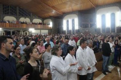 PenÃºltimo dia da Novena da padroeira, em Laranjeiras do Sul, foi marcada pela emoÃ§Ã£o dos devotos