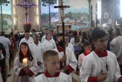 PenÃºltimo dia da Novena da padroeira, em Laranjeiras do Sul, foi marcada pela emoÃ§Ã£o dos devotos