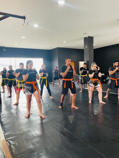 Atletas da Alfa e Omega de Kickboxing de Laranjeiras do Sul sÃ£o graduados