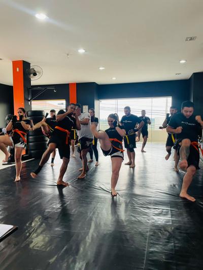 Atletas da Alfa e Omega de Kickboxing de Laranjeiras do Sul sÃ£o graduados