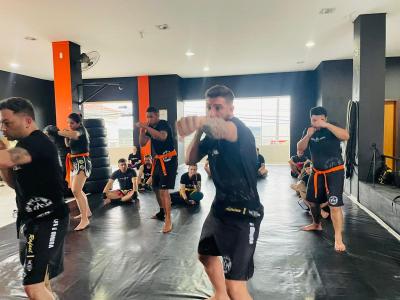 Atletas da Alfa e Omega de Kickboxing de Laranjeiras do Sul sÃ£o graduados