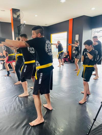 Atletas da Alfa e Omega de Kickboxing de Laranjeiras do Sul sÃ£o graduados