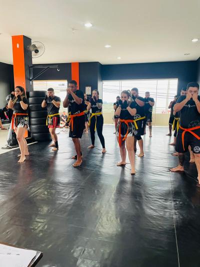 Atletas da Alfa e Omega de Kickboxing de Laranjeiras do Sul sÃ£o graduados