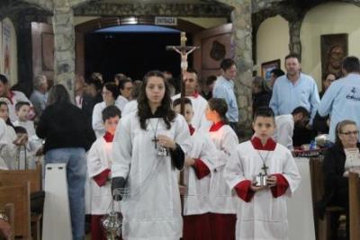 Nem a Chuva atrapalhou a FÃ© dos filhos de Nossa Senhora, que lotaram o SantuÃ¡rio para o Ãºltimo dia da Novena da Padroeira