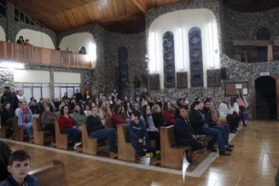 Nem a Chuva atrapalhou a FÃ© dos filhos de Nossa Senhora, que lotaram o SantuÃ¡rio para o Ãºltimo dia da Novena da Padroeira