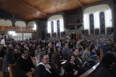 Nem a Chuva atrapalhou a FÃ© dos filhos de Nossa Senhora, que lotaram o SantuÃ¡rio para o Ãºltimo dia da Novena da Padroeira