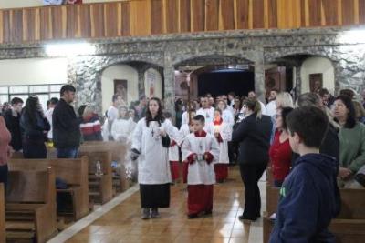 Nem a Chuva atrapalhou a FÃ© dos filhos de Nossa Senhora, que lotaram o SantuÃ¡rio para o Ãºltimo dia da Novena da Padroeira