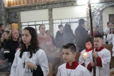 Nem a Chuva atrapalhou a FÃ© dos filhos de Nossa Senhora, que lotaram o SantuÃ¡rio para o Ãºltimo dia da Novena da Padroeira