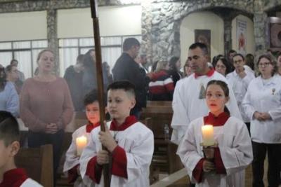 Nem a Chuva atrapalhou a FÃ© dos filhos de Nossa Senhora, que lotaram o SantuÃ¡rio para o Ãºltimo dia da Novena da Padroeira