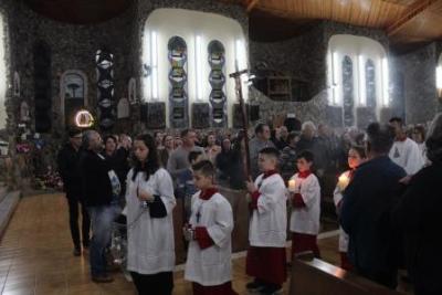 Nem a Chuva atrapalhou a FÃ© dos filhos de Nossa Senhora, que lotaram o SantuÃ¡rio para o Ãºltimo dia da Novena da Padroeira