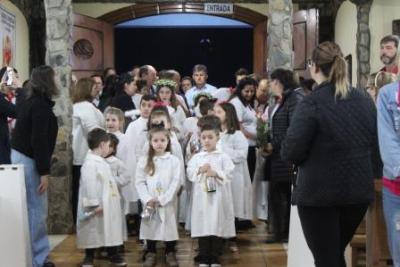 Nem a Chuva atrapalhou a FÃ© dos filhos de Nossa Senhora, que lotaram o SantuÃ¡rio para o Ãºltimo dia da Novena da Padroeira