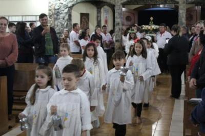 Nem a Chuva atrapalhou a FÃ© dos filhos de Nossa Senhora, que lotaram o SantuÃ¡rio para o Ãºltimo dia da Novena da Padroeira