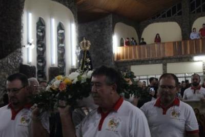Nem a Chuva atrapalhou a FÃ© dos filhos de Nossa Senhora, que lotaram o SantuÃ¡rio para o Ãºltimo dia da Novena da Padroeira