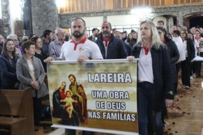 Nem a Chuva atrapalhou a FÃ© dos filhos de Nossa Senhora, que lotaram o SantuÃ¡rio para o Ãºltimo dia da Novena da Padroeira