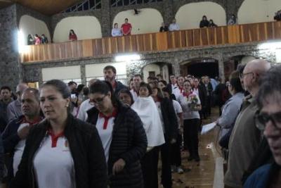 Nem a Chuva atrapalhou a FÃ© dos filhos de Nossa Senhora, que lotaram o SantuÃ¡rio para o Ãºltimo dia da Novena da Padroeira