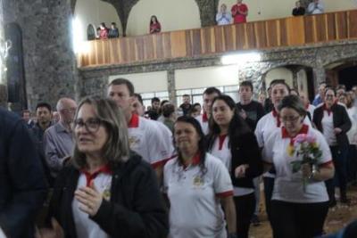Nem a Chuva atrapalhou a FÃ© dos filhos de Nossa Senhora, que lotaram o SantuÃ¡rio para o Ãºltimo dia da Novena da Padroeira