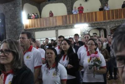 Nem a Chuva atrapalhou a FÃ© dos filhos de Nossa Senhora, que lotaram o SantuÃ¡rio para o Ãºltimo dia da Novena da Padroeira