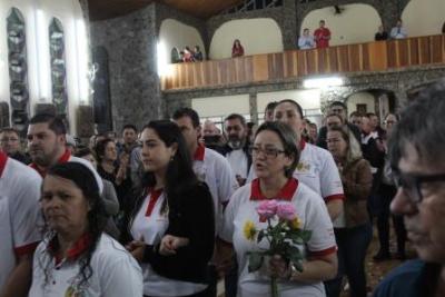 Nem a Chuva atrapalhou a FÃ© dos filhos de Nossa Senhora, que lotaram o SantuÃ¡rio para o Ãºltimo dia da Novena da Padroeira