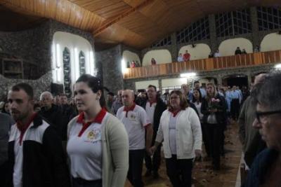 Nem a Chuva atrapalhou a FÃ© dos filhos de Nossa Senhora, que lotaram o SantuÃ¡rio para o Ãºltimo dia da Novena da Padroeira