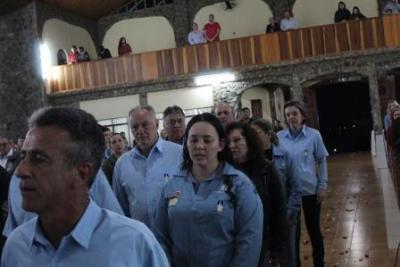 Nem a Chuva atrapalhou a FÃ© dos filhos de Nossa Senhora, que lotaram o SantuÃ¡rio para o Ãºltimo dia da Novena da Padroeira