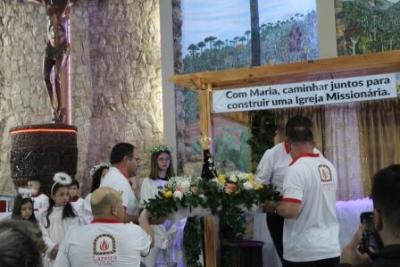 Nem a Chuva atrapalhou a FÃ© dos filhos de Nossa Senhora, que lotaram o SantuÃ¡rio para o Ãºltimo dia da Novena da Padroeira