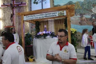 Nem a Chuva atrapalhou a FÃ© dos filhos de Nossa Senhora, que lotaram o SantuÃ¡rio para o Ãºltimo dia da Novena da Padroeira